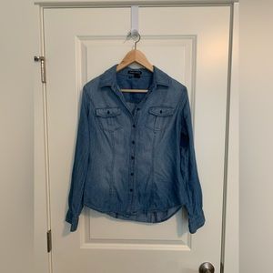 Sandra Ingrish Denim Button-up Shirt in M